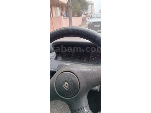 Sahibinden Renault Clio 1.4 RN 1998 Model