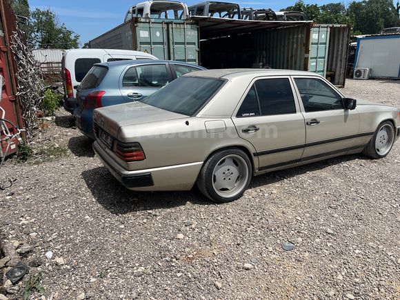 Sahibinden Mercedes - Benz 230 E 1986 Model 