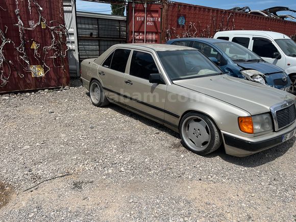 Sahibinden Mercedes - Benz 230 E 1986 Model 