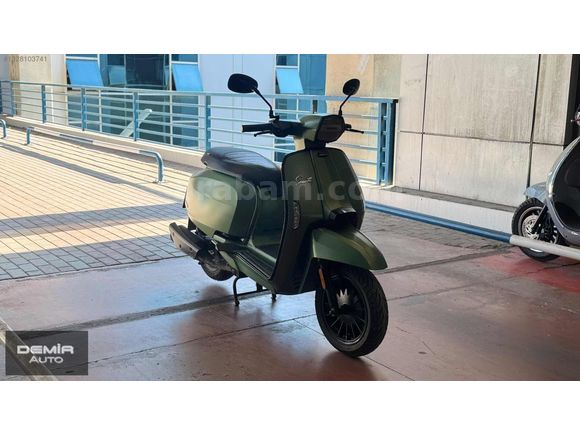 Lambretta V200 Special ABS 7.500 KM BOYASIZ HATASIZ...