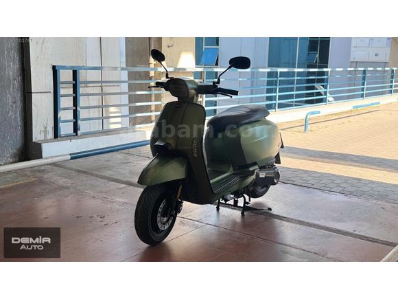 Lambretta V200 Special ABS 7.500 KM BOYASIZ HATASIZ...
