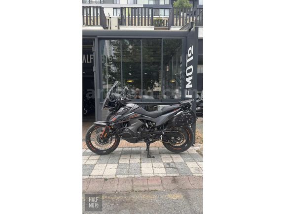 HALF MOTO 2021 KTM 890 ADVANTURE