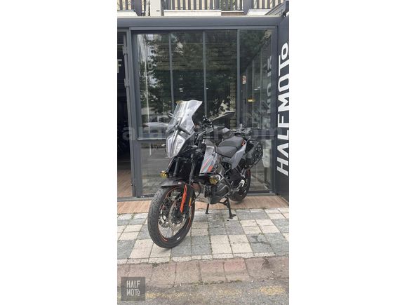 HALF MOTO 2021 KTM 890 ADVANTURE