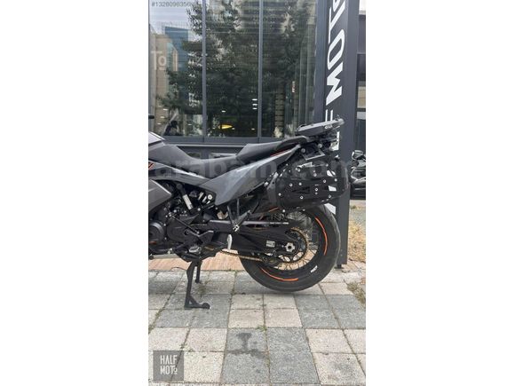 HALF MOTO 2021 KTM 890 ADVANTURE