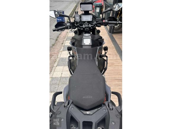HALF MOTO 2021 KTM 890 ADVANTURE