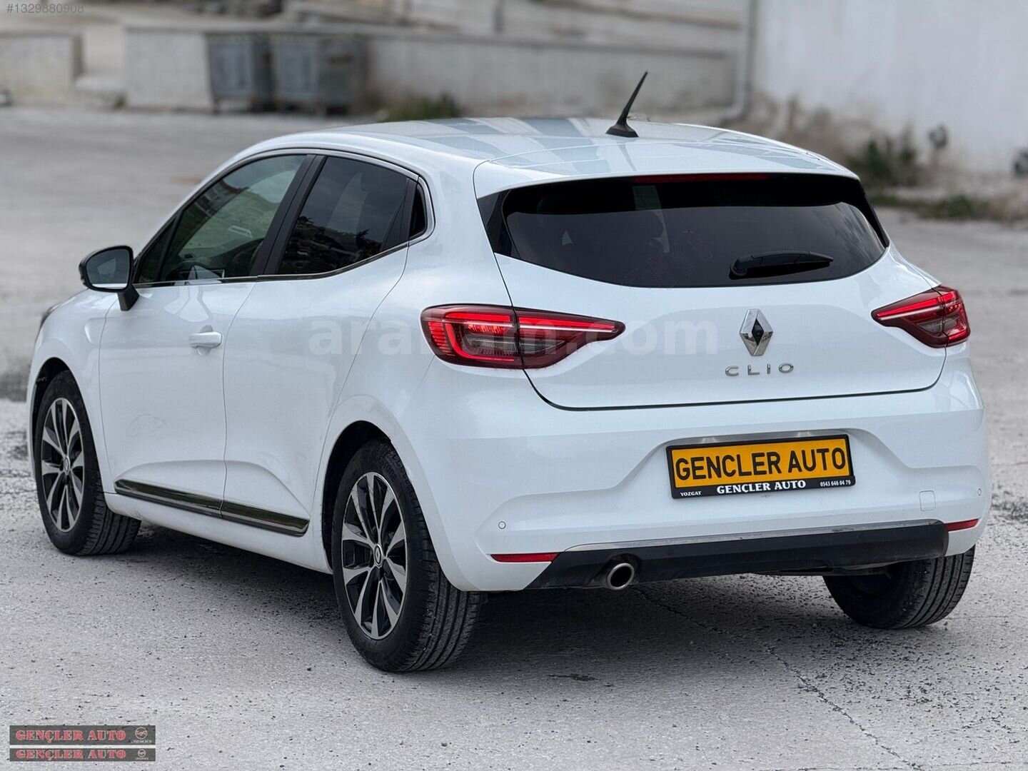 Galeriden Renault Clio 1.0 TCe Icon 2023 Model Yozgat 55.000 km Beyaz 7