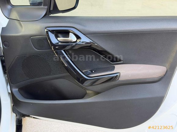 2014 PEUGEOT 2008 1.6 e-HDİ 226 BİNDE OTOMATİK BAKIMLI MASRAFSIZ