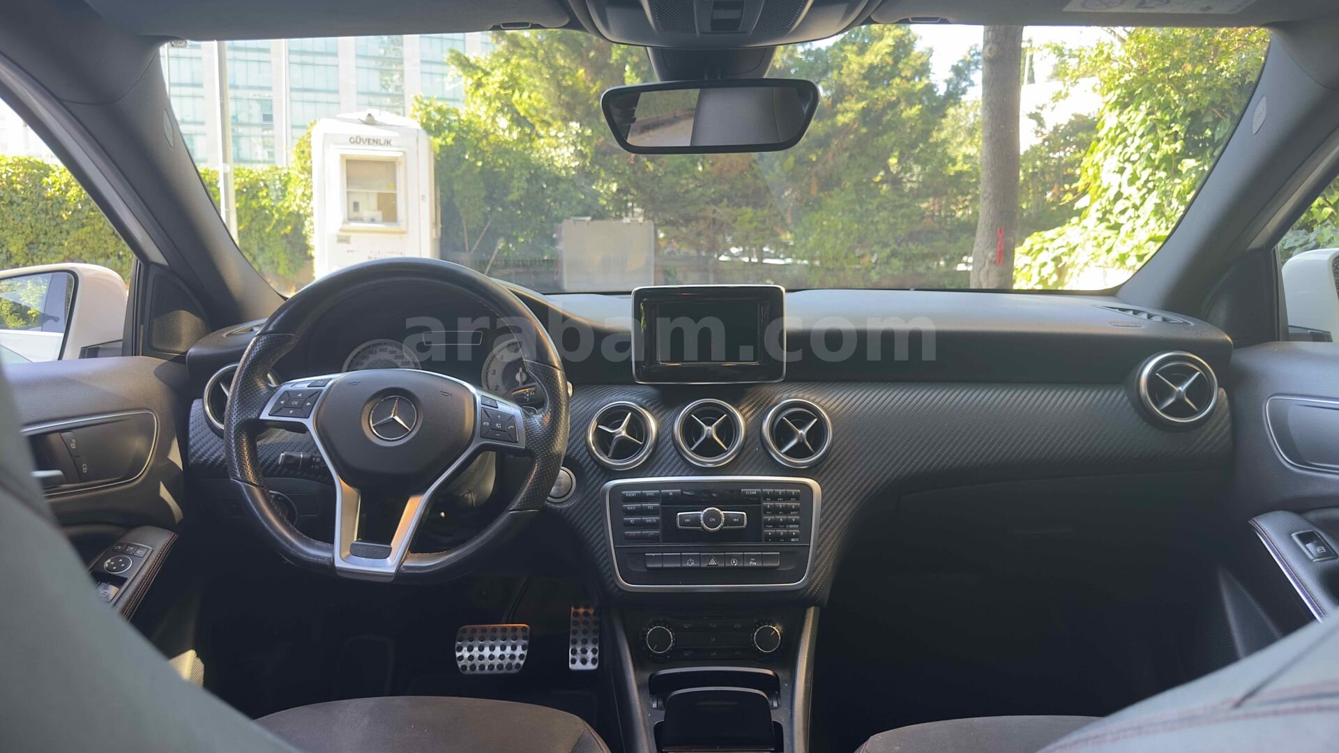 Sahibinden Mercedes - Benz A 180 AMG Sport 2015 Model İstanbul 119.600 km Beyaz 4