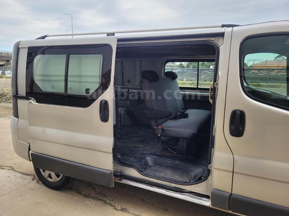 Galeriden Renault Trafic Multix 1.9 dCi Confort 2005 Model Rize