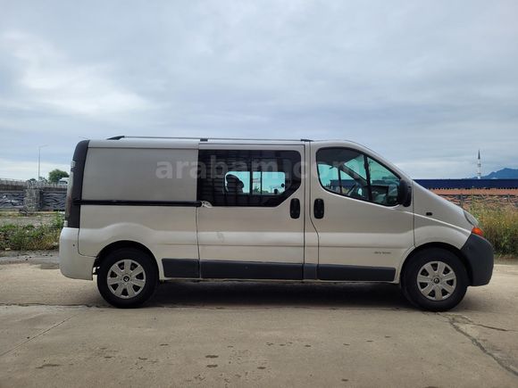 Galeriden Renault Trafic Multix 1.9 dCi Confort 2005 Model Rize
