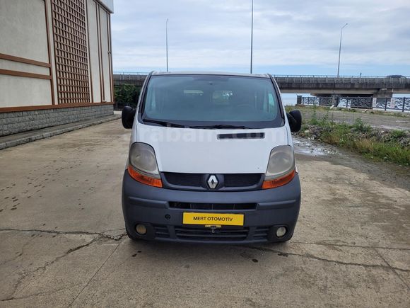 Galeriden Renault Trafic Multix 1.9 dCi Confort 2005 Model Rize