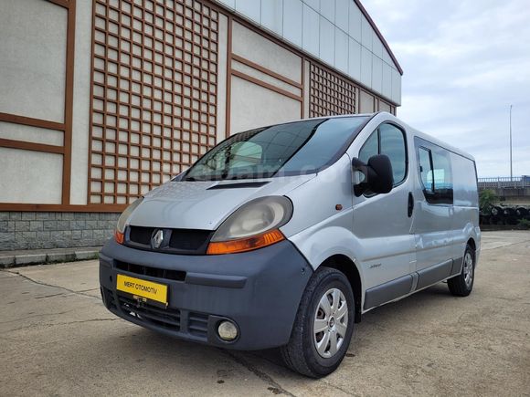 Galeriden Renault Trafic Multix 1.9 dCi Confort 2005 Model Rize