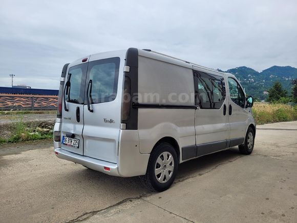 Galeriden Renault Trafic Multix 1.9 dCi Confort 2005 Model Rize