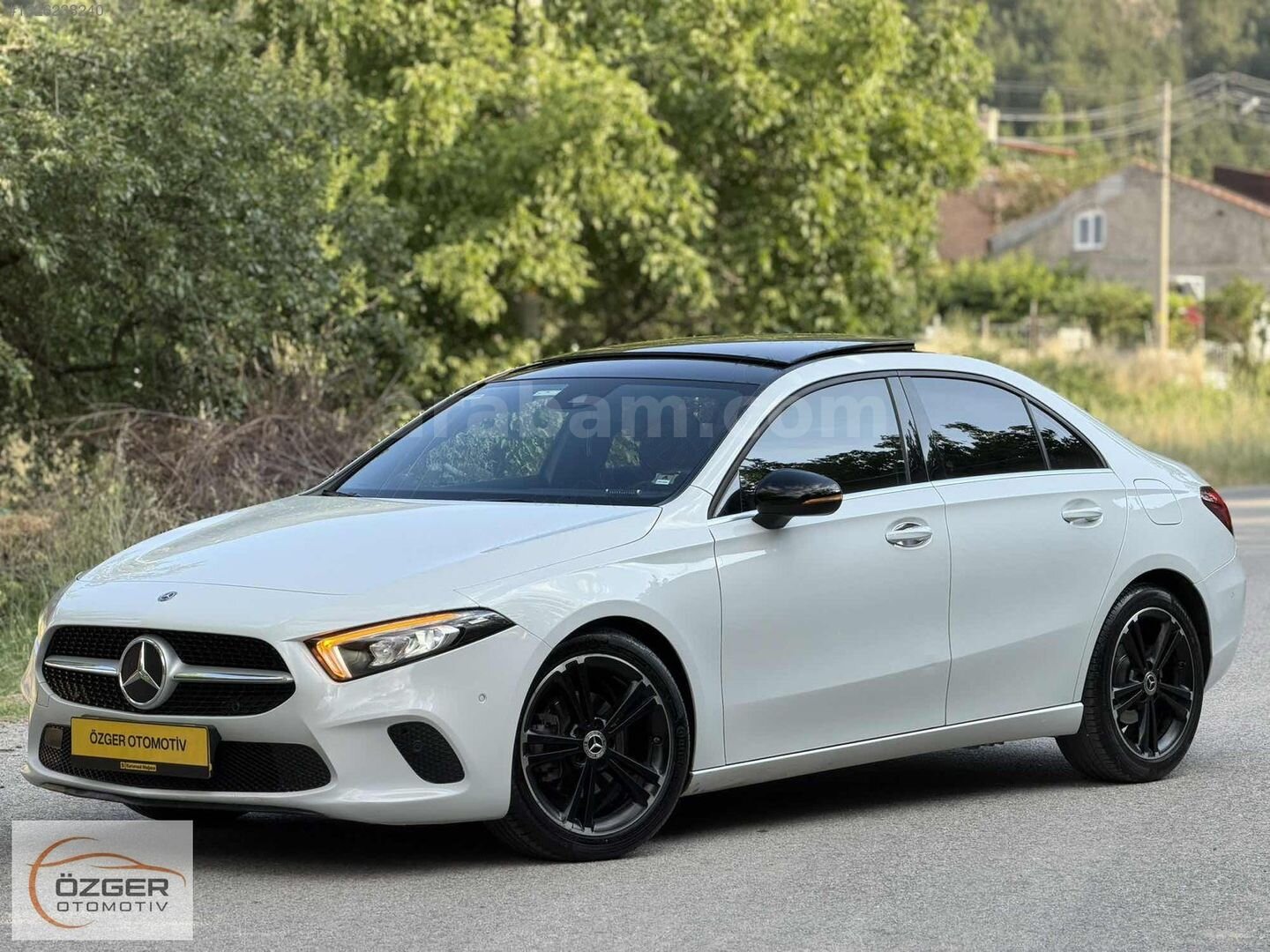 Galeriden Mercedes - Benz A 180 d Style 2020 Model Kütahya 108.000 km Beyaz 5