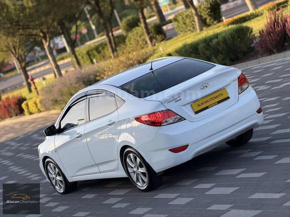 HYUNDAİ ACCENT BLUE 1.6 CRDİ 2014 CAM GİBİ TEMİZLİKTE