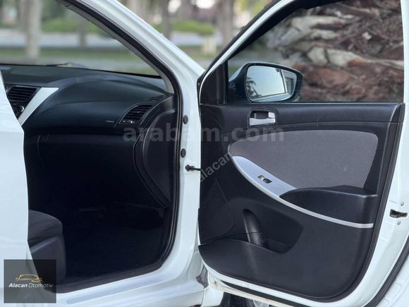 HYUNDAİ ACCENT BLUE 1.6 CRDİ 2014 CAM GİBİ TEMİZLİKTE