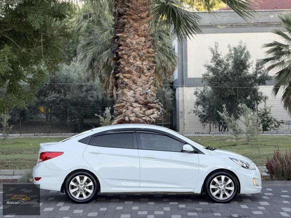 HYUNDAİ ACCENT BLUE 1.6 CRDİ 2014 CAM GİBİ TEMİZLİKTE