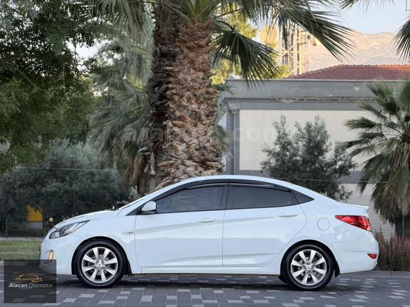 HYUNDAİ ACCENT BLUE 1.6 CRDİ 2014 CAM GİBİ TEMİZLİKTE
