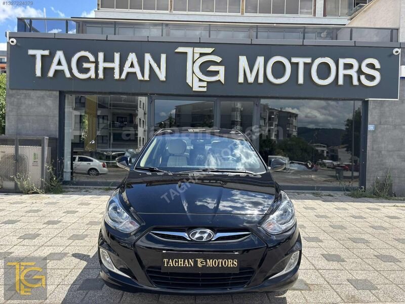Galeriden Hyundai Accent Blue 1.6 CRDI Mode Plus 2014 Model Bursa 172.000 km Siyah