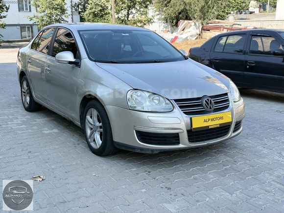 ALP MOTORS'dan// 2006 MODEL 1.6 TERTEMİZ JETTA