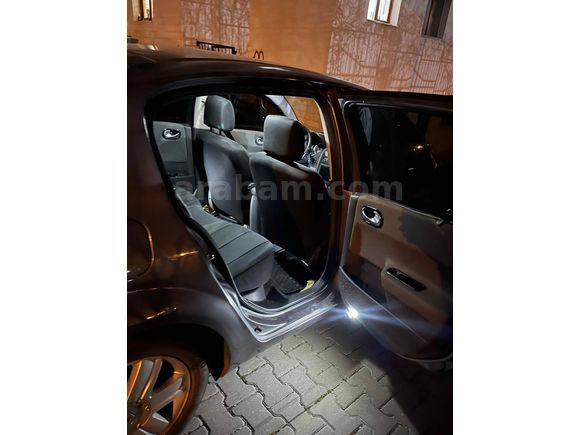 Sahibinden Renault Megane 1.6  SEDAN Dynamique 2005 Model 