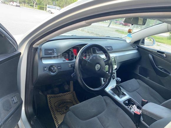 EKSPERLİ DEĞIŞENSIZ CAM MİSALİ PASSAT