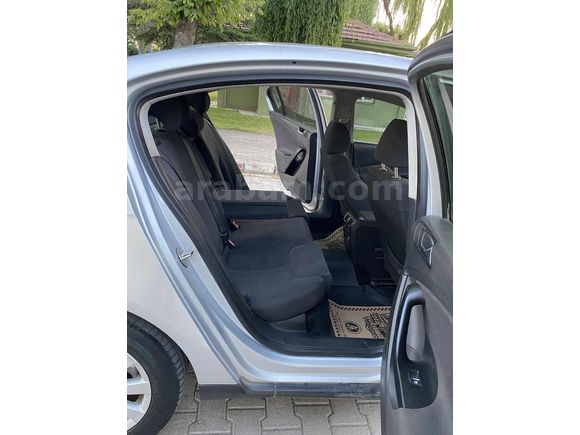 EKSPERLİ DEĞIŞENSIZ CAM MİSALİ PASSAT