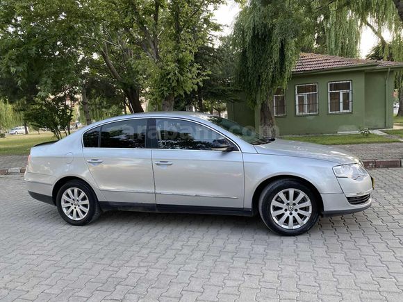 EKSPERLİ DEĞIŞENSIZ CAM MİSALİ PASSAT