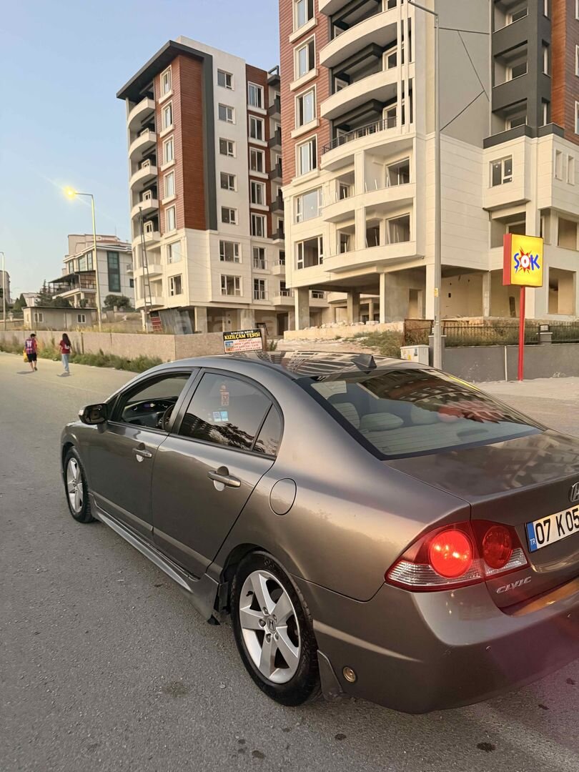 Sahibinden Honda Civic 1.6 Elegance 2009 Model 254.000 km Füme 2