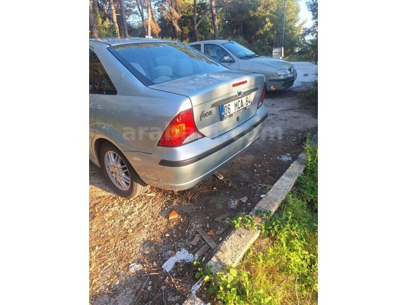 Sahibinden Ford Focus 1.6 Ghia 2004 Model