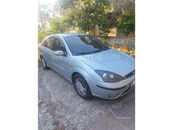 Sahibinden Ford Focus 1.6 Ghia 2004 Model
