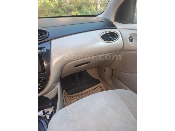 Sahibinden Ford Focus 1.6 Ghia 2004 Model