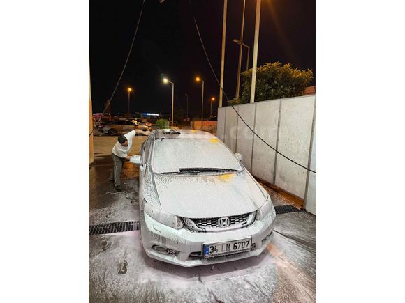 İHTİYAR SONUNDA ARABAYI SATIYOR  KAÇMAZ