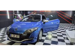 Satılık 2011 Renault Mégane 3 Cabrio 1.5 dCi Otomatik. Model yılı 2011, kilometre 270.000 km, yakıt dizel, vites otomatik.
