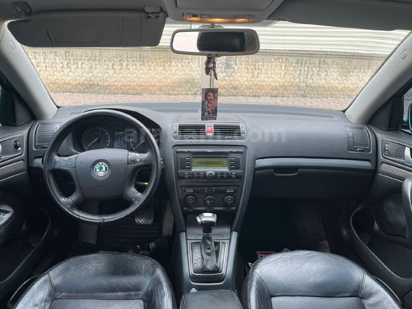 UĞUR MOTORS DAN Skoda Octavia 1.6 Elegance 2005 Model Konya