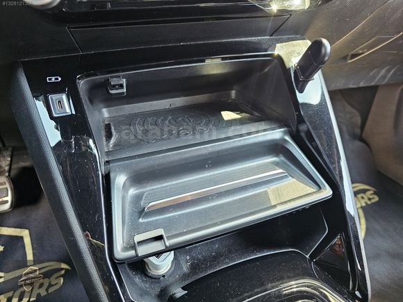 SMS MOTORS 2022 PEUGEOT E-2008 GT+CAMTAVAN+KEYLESS+ISTMA