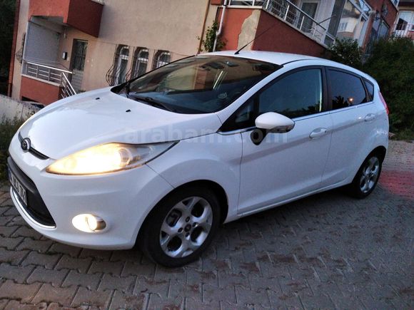 Sahibinden Ford Fiesta 1.4 Titanium 2011 Model