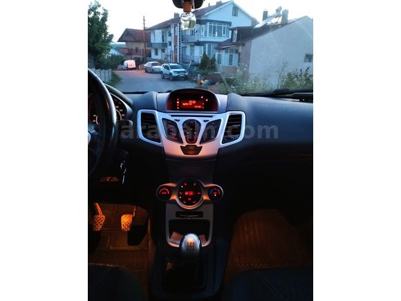 Sahibinden Ford Fiesta 1.4 Titanium 2011 Model