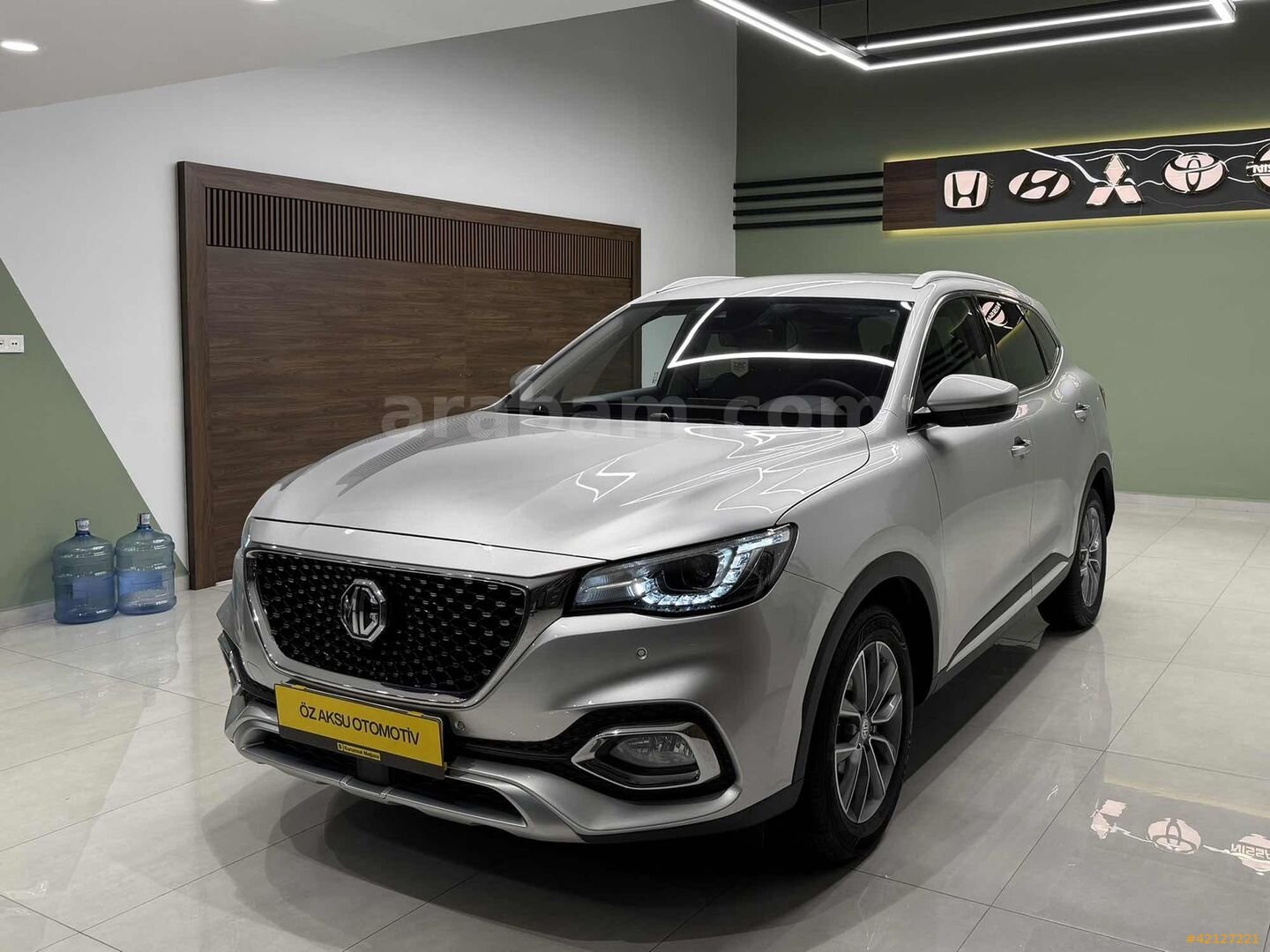 ÖZ AKSU- HATASIZ BOYASIZ DEĞİŞENSİZ 9.300 KM'DE MG HS 3