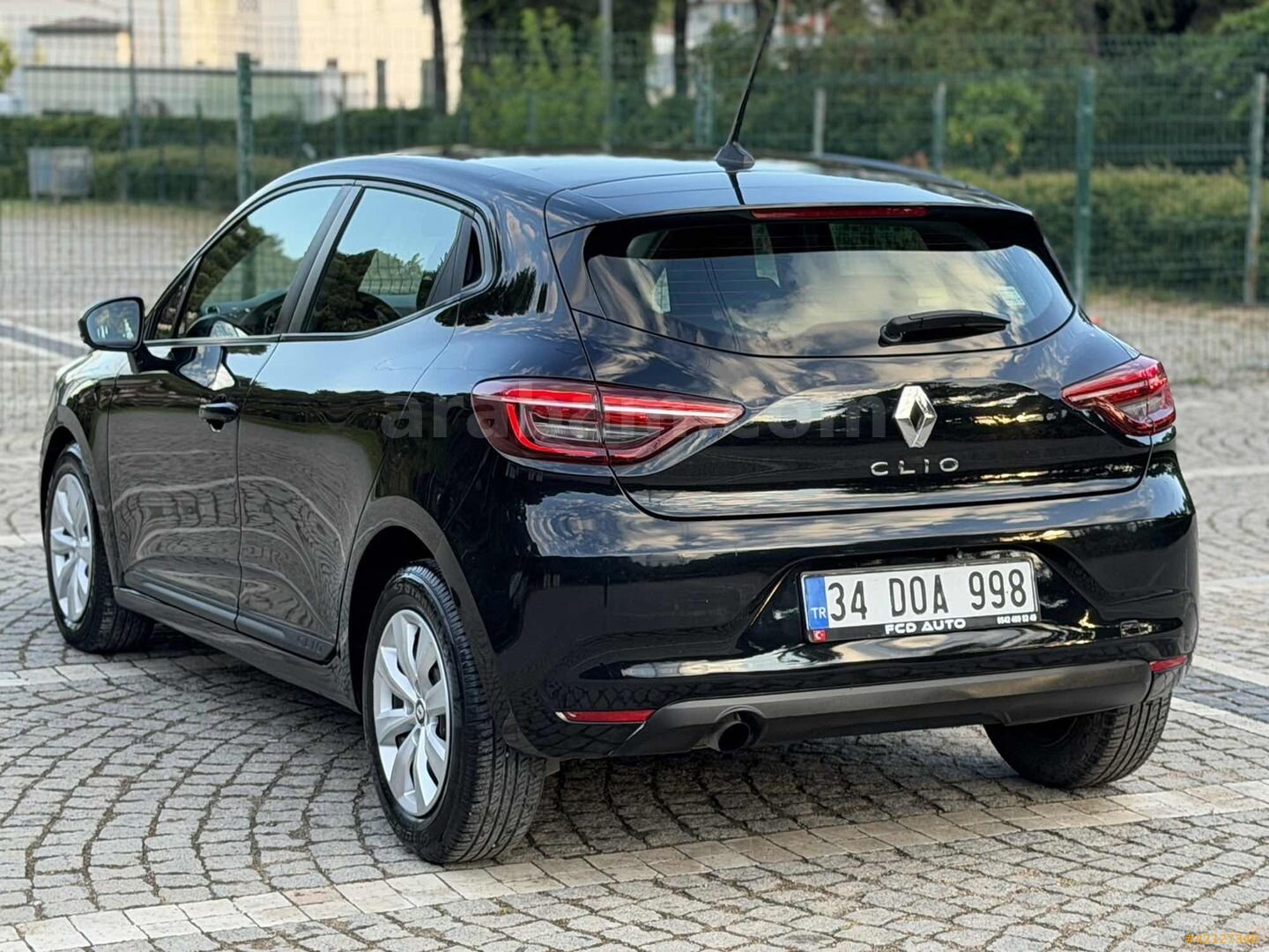 Galeriden Renault Clio 1.0 TCe Joy 2020 Model İstanbul 129.000 km Siyah 7