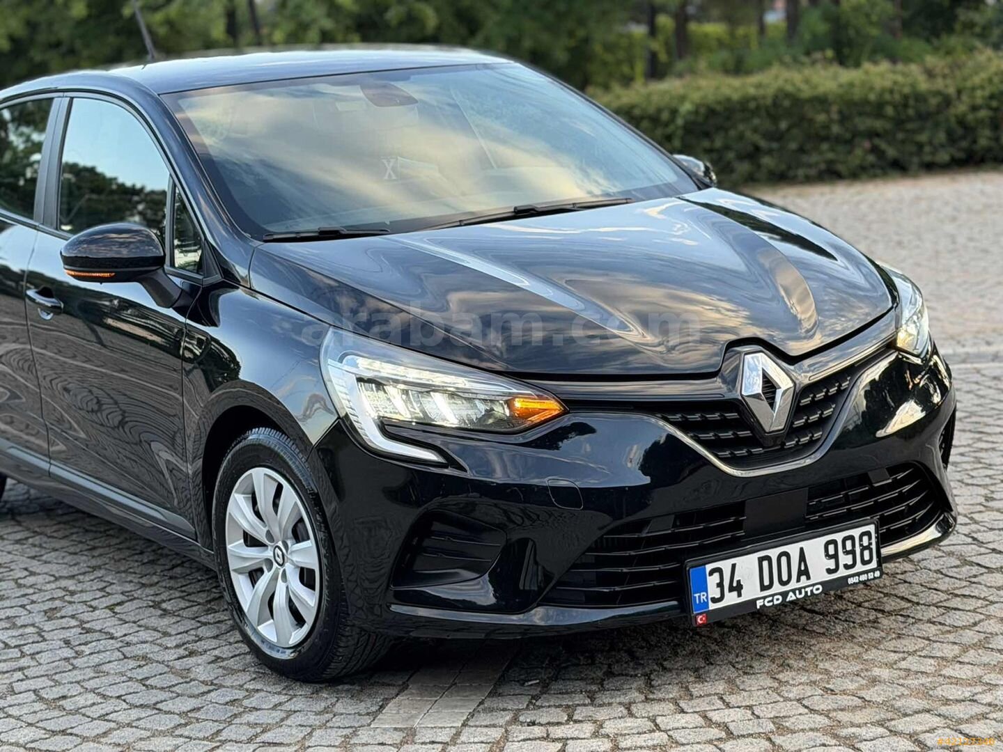 Galeriden Renault Clio 1.0 TCe Joy 2020 Model İstanbul 129.000 km Siyah 3