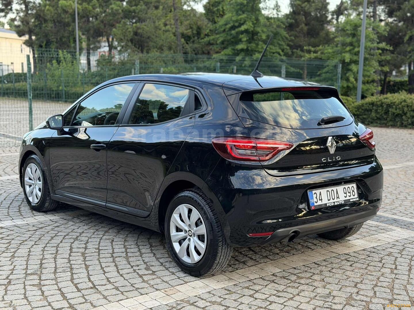 Galeriden Renault Clio 1.0 TCe Joy 2020 Model İstanbul 129.000 km Siyah 6
