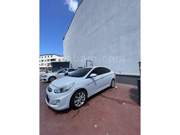 Sahibinden Hyundai Accent Blue 1.6 CRDI Mode Plus 2017 Model 
