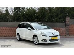 PEUGEOT 5008 1.6 E-HDI PREMİUM PACK CAM TAVAN HATASIZ OTOMATİK