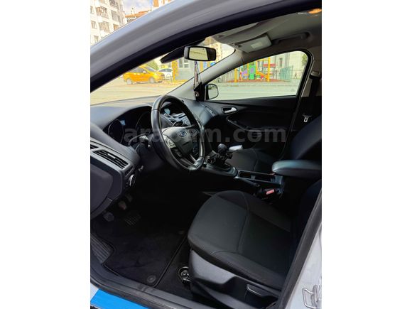 Sahibinden Ford Focus 1.6 Ti-VCT Style 2015 Model 