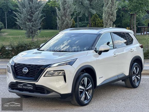 -- NISSAN X-TRAIL 1.5 e-FORCE SKYPACK 4X4 40.500KM HATASIZ