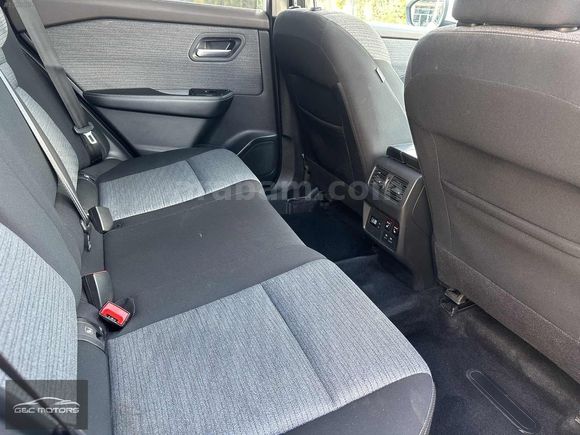 -- NISSAN X-TRAIL 1.5 e-FORCE SKYPACK 4X4 40.500KM HATASIZ