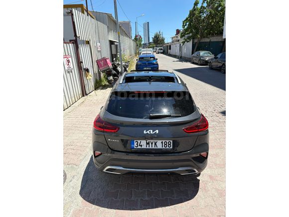 Sahibinden Kia XCeed 1.5 T-GDI Elegance 2025 Model