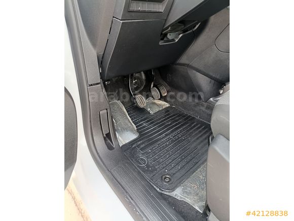2025 OPEL COMBO CARGO EDİTİON 1.5D 11 BİN KMDE HATASIZ SIFIR AYR