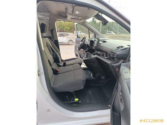 2025 OPEL COMBO CARGO EDİTİON 1.5D 11 BİN KMDE HATASIZ SIFIR AYR